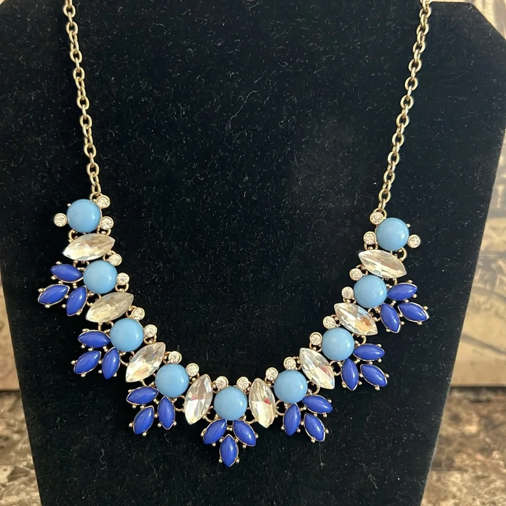 CARA Elegant Blue and White Necklace EUC